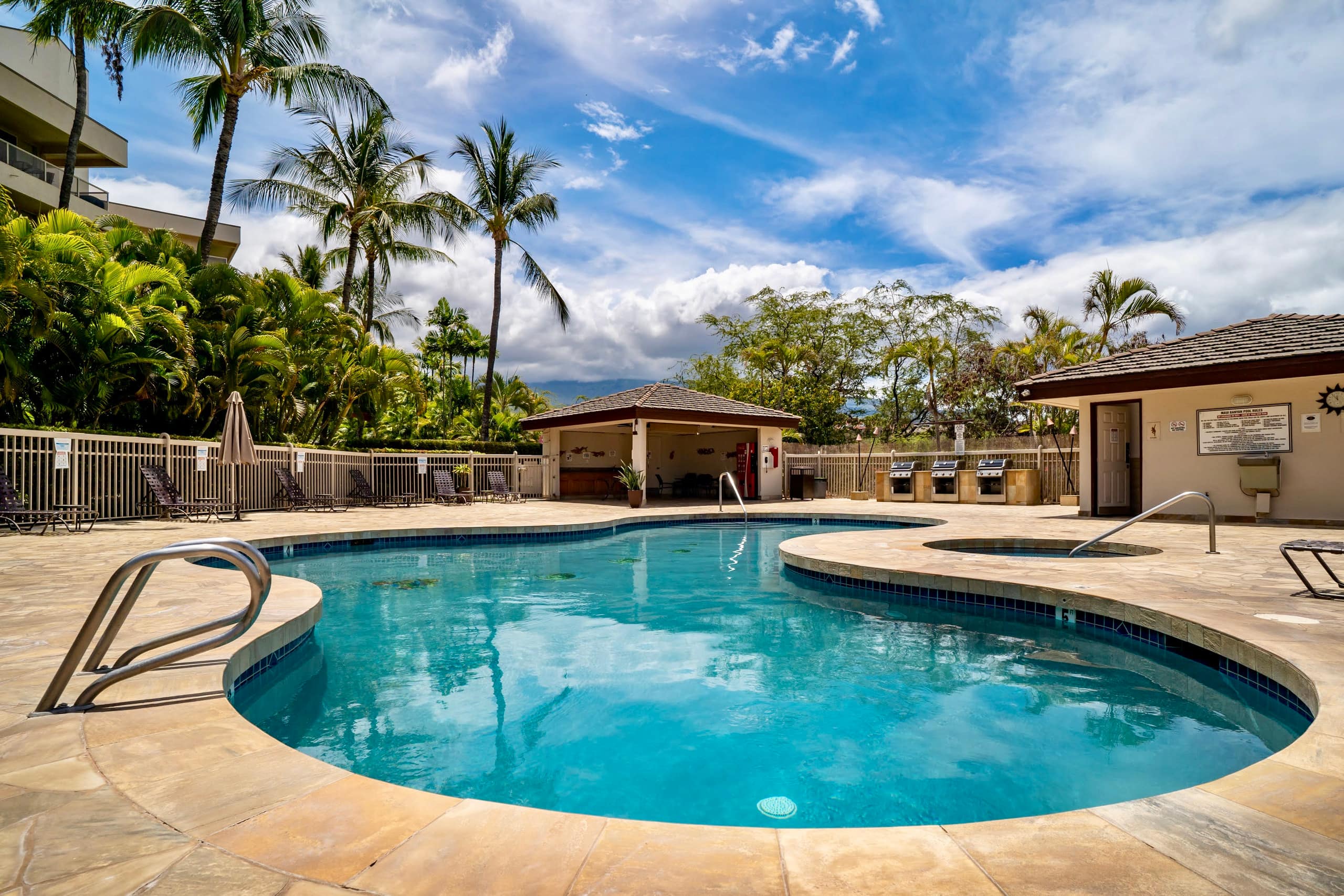 Condo in Kihei · ★4.93 · Studio · 1 bed · 1 shared bath - Image 11