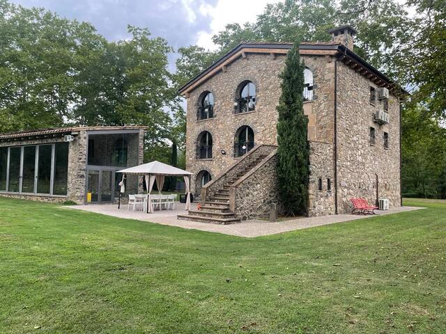 Villa / Casa rural grande, provincia de Girona gallery image 2
