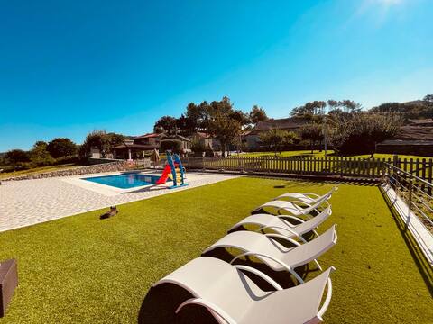 Cottage with a pool, bbq and tranquility