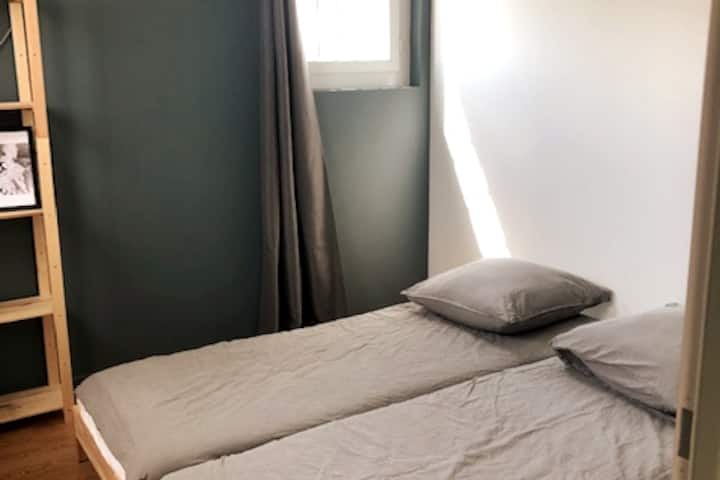 dhomë gjumi 2 të njëjtën konfigurim gjumi 2 shtretër në 80x160 duke lejuar gjithashtu 1 krevat prej 160