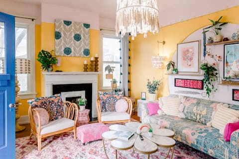 Popular Airbnb listing: Collected Oasis ~ UrPlace STE D ~ Summerville in Augusta