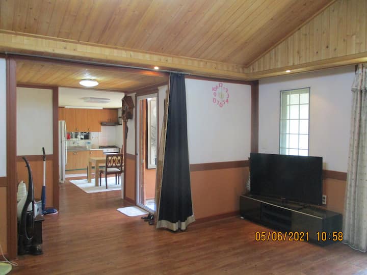 Ჭერის მისაღები ოთახი დახვეწილი კედარის სურნელით ~ ^ ^