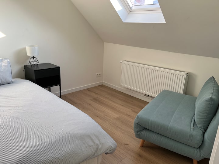 غرفة ثالثة - سرير واحد، وسرير أريكة إضافي