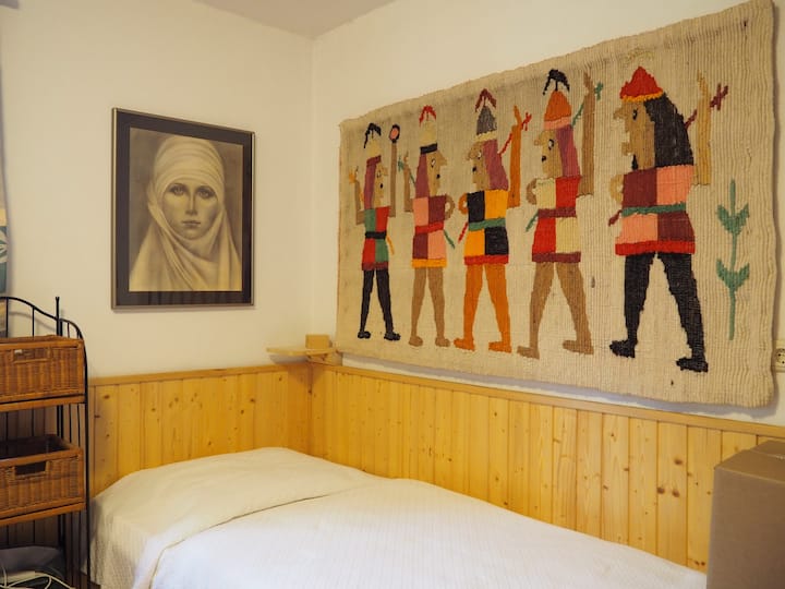 Beautiful and quiet living at the Burgberg in Erlangen
