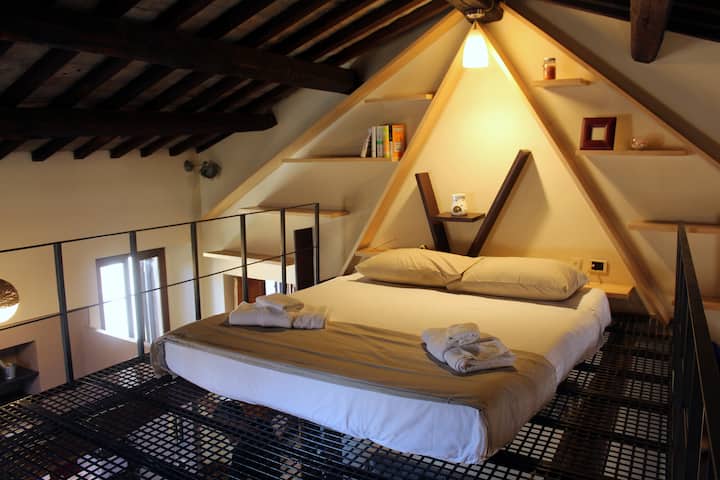 Abode Of The Acetari In Campo De 'Fiori - Rom