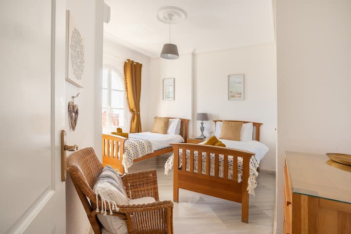 ห้องเตียงแฝด 1 ห้องพร้อมวิวทะเล