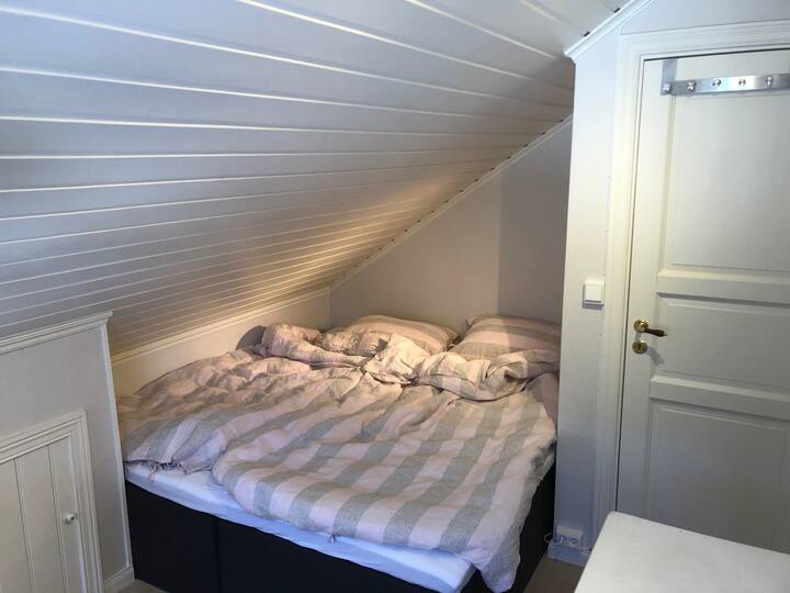 Bedroom upstairs with double bed 180 width