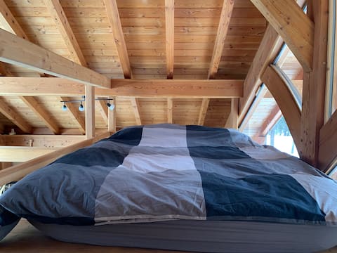 Top Airbnb: Chisel Creek Ranch Guesthouse in Bragg Creek in Rocky View County