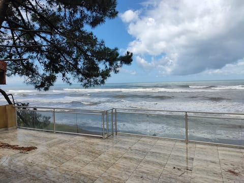 Comfortable, spacious house on the Grigoleti beach