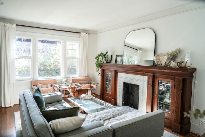 Commercial Dr 3bed house & garden | petfriendly