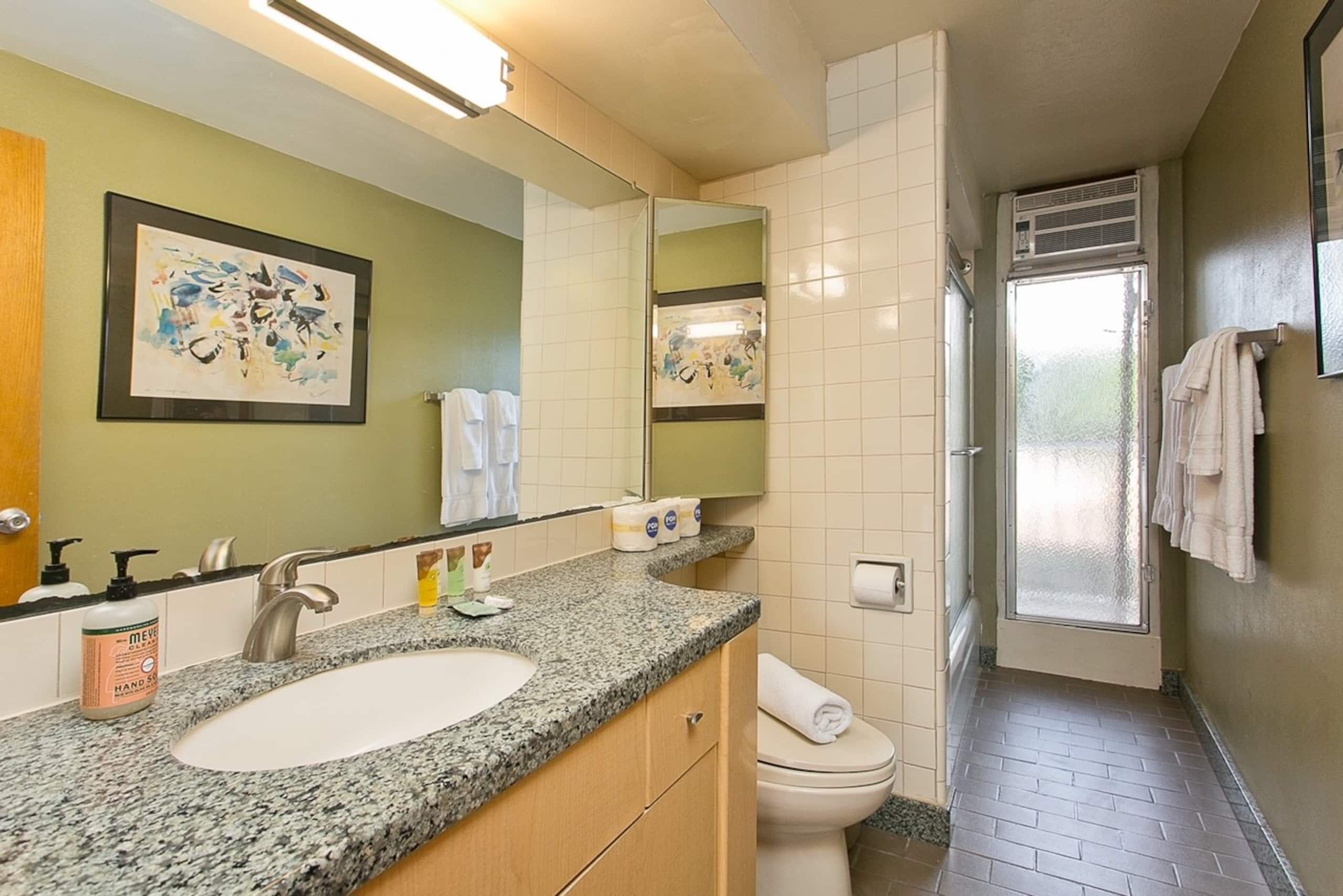 DHBH 501 Oceanfront Lanai Condo - Sleeps 4 - Image 12