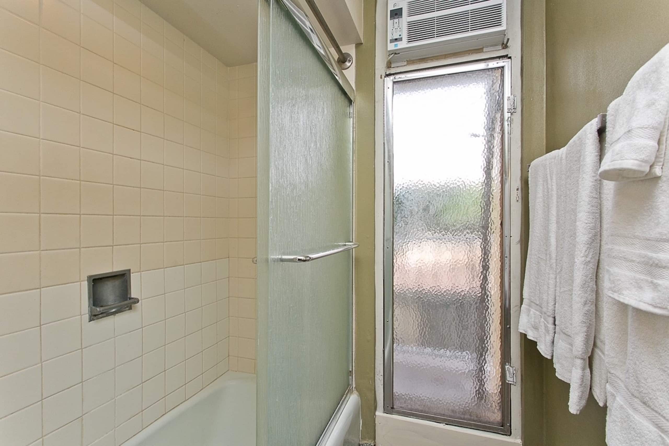 DHBH 501 Oceanfront Lanai Condo - Sleeps 4 - Image 13