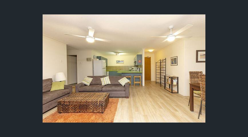 Spacious two bedroom unit with pool A/C & Wi – Fi gallery image 2