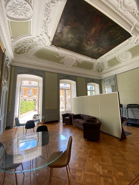 Top performing Airbnb: "The Rolli Apartment" in a Luxury Palace in Genova