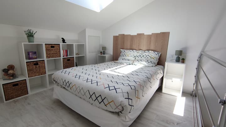 Room in mezzanine  - Bed 140*190 - Duvet and 2 pillows available