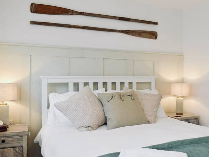 Chambre King Size | Cabane de mer, portail de sable.
