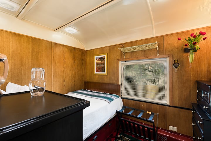 Bedroom #2 Aka The FDR Suite. Franklin Delano Roosevelt used The Hamilton on a whistle stop campaign tour. This is where he would have slept #FDRslepthere 