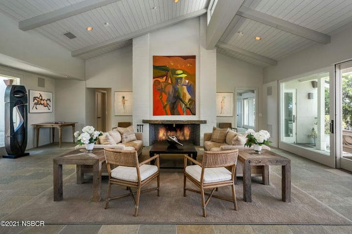 Luxury Ranch Home With Private Pool On 18 Acres. - Los Olivos, CA