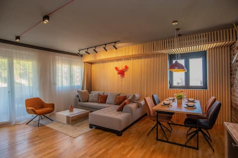 Stylish Two-Bedroom Apartment | Ljubovic Hill Park