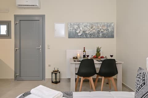 Successful Airbnb property: Hermes Luxury Studio Apartment - Naxos Center in Δήμος Νάξου και Μικρών Κυκλάδων