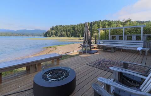 Stunning, Waterfront Hood Canal Cabin Get-a-Way