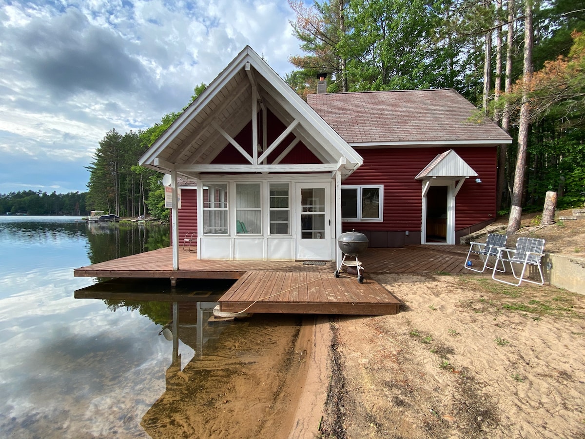 Lost Lake Cottage Munising/Wetmore Cottages for Rent in Munising