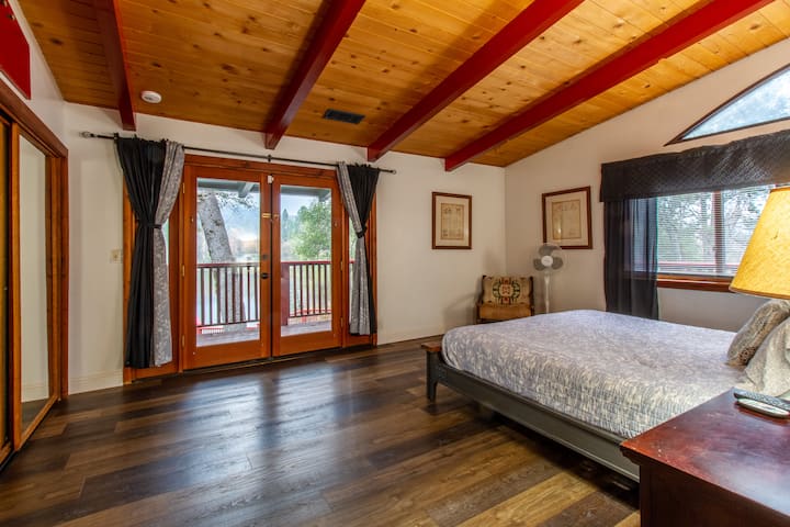 The fifth bedroom has great lake views and access to the deck