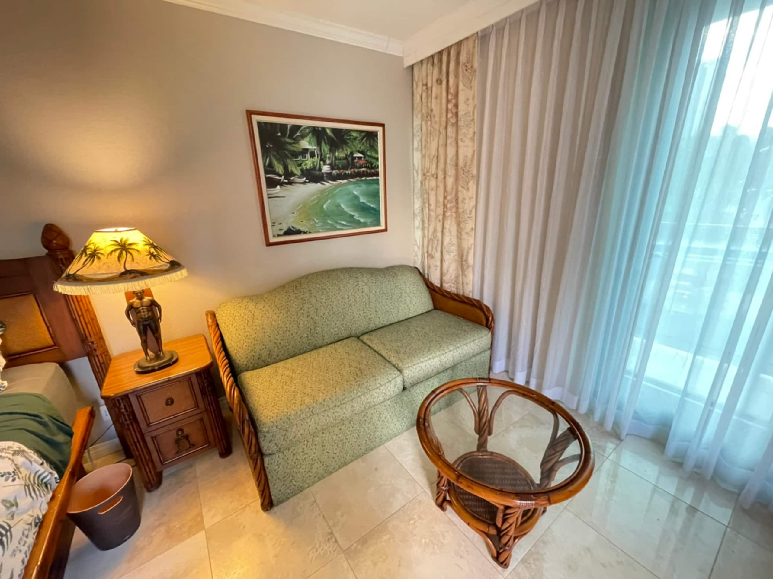 Condo in Honolulu · ★4.7 · Studio · 2 beds · 1 private bath - Image 15