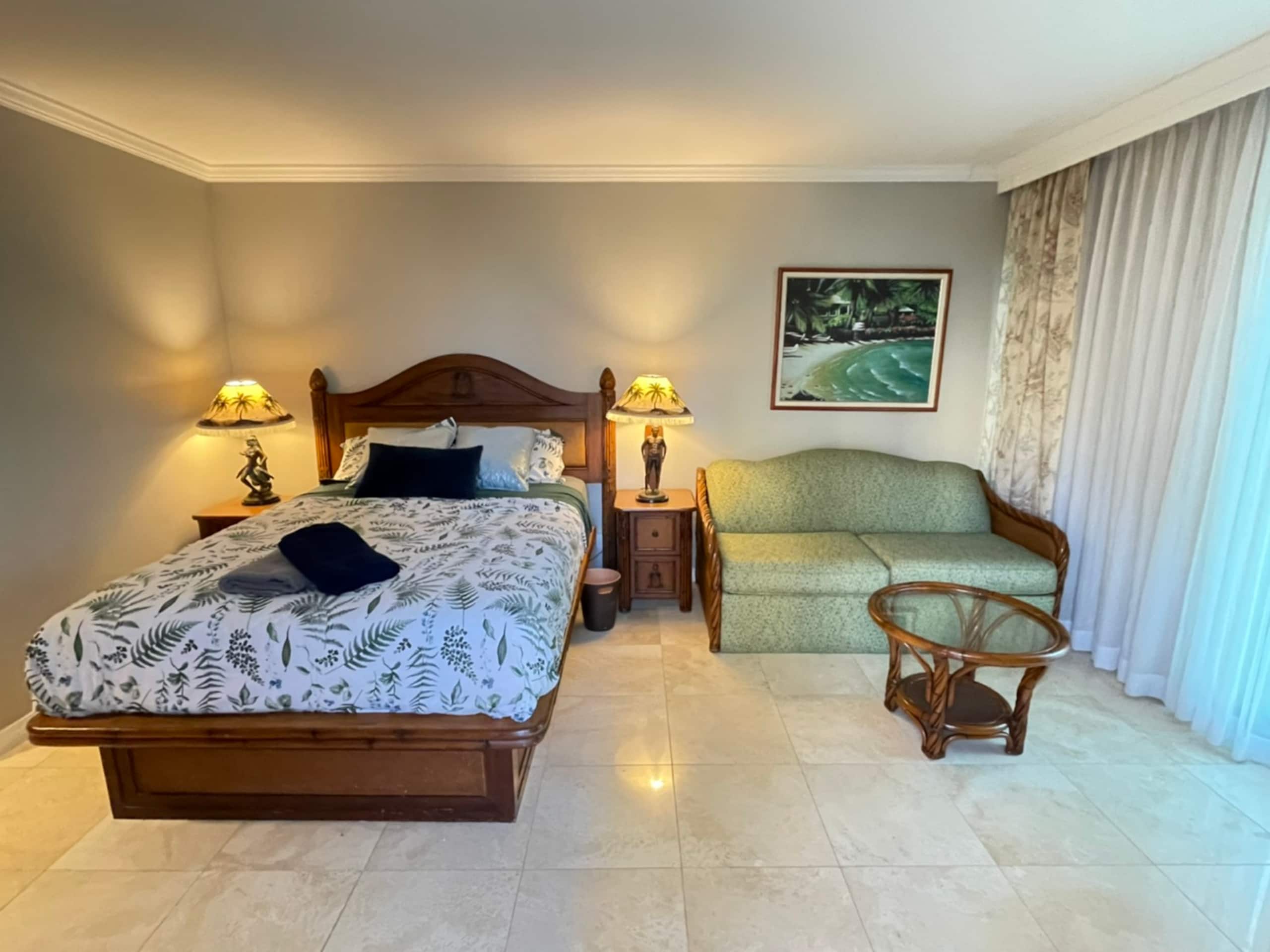Condo in Honolulu · ★4.7 · Studio · 2 beds · 1 private bath - Image 16