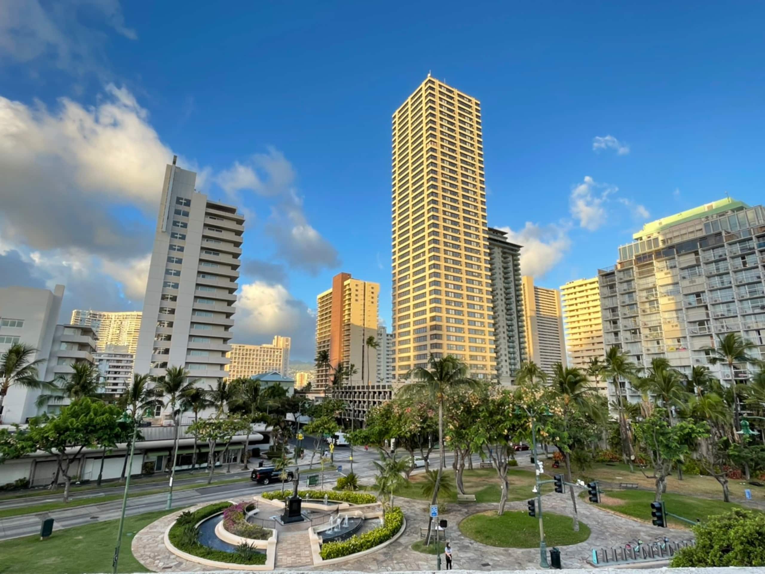 Condo in Honolulu · ★4.7 · Studio · 2 beds · 1 private bath - Image 19