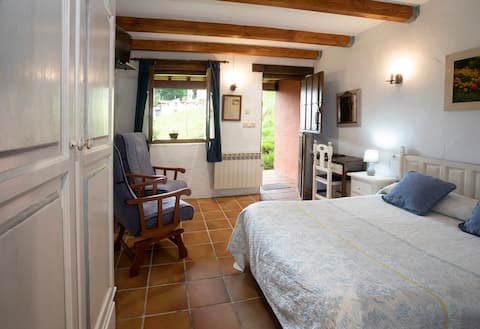 Successful Airbnb property: Double Room in a Rural Hotel in Llanes