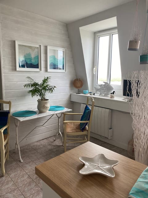 Popular Airbnb listing: The Lighthouse, panoramic view of the Bay in Saint Valery Sur Somme