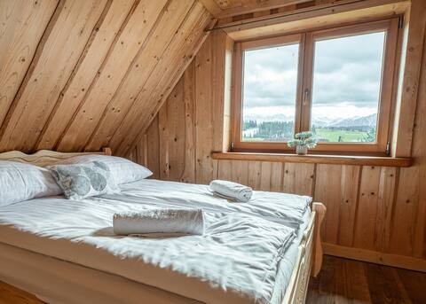 Wrzosowy Cottage for 4 people with fireplace and Tatras