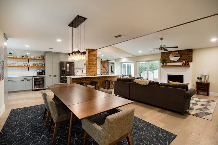 Beautifully remodeled & spacious 4bd/3ba house