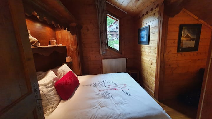 Dyshemeja kryesore e dhomës së gjum