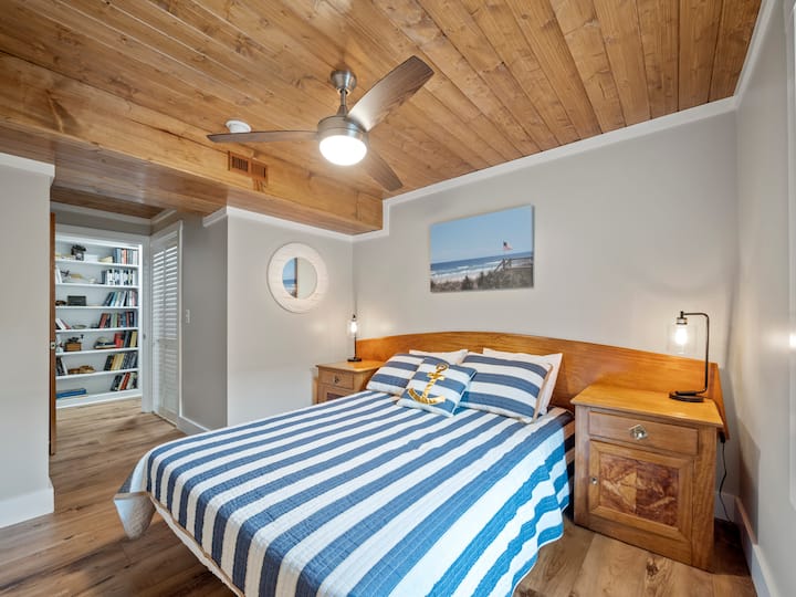 ห้องนอนเตียงควีนไซส์