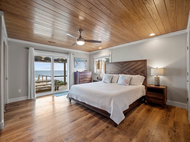 ห้องนอนริมทะเลขนาดคิงไซส์