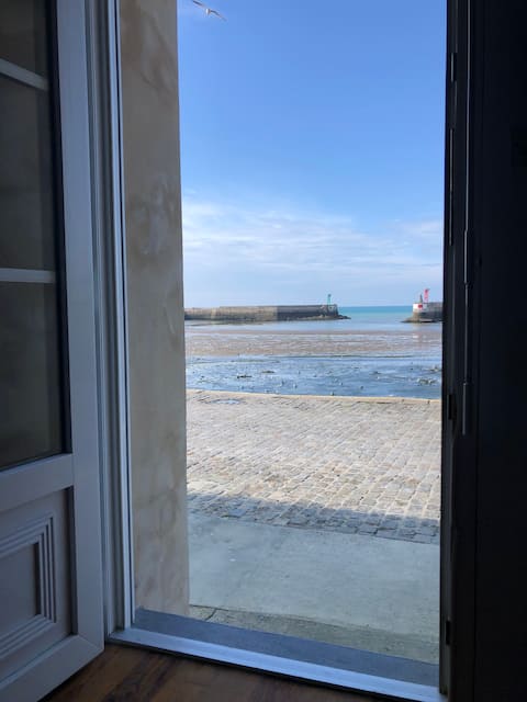 Top Airbnb: Justine's House in Port En Bessin Huppain