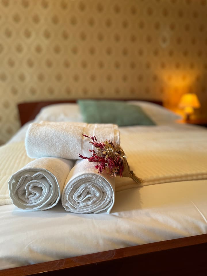 Peshqirë dhe peshqirë banje