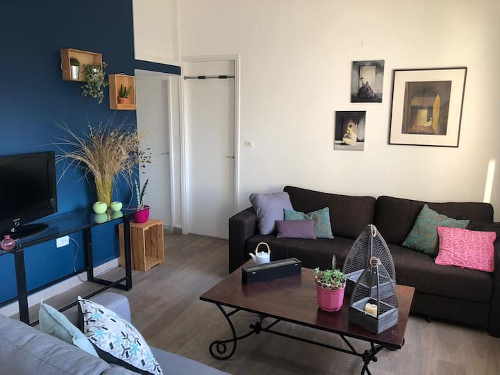 Silvia's Cosy City Apartment With Terrace - Beirut