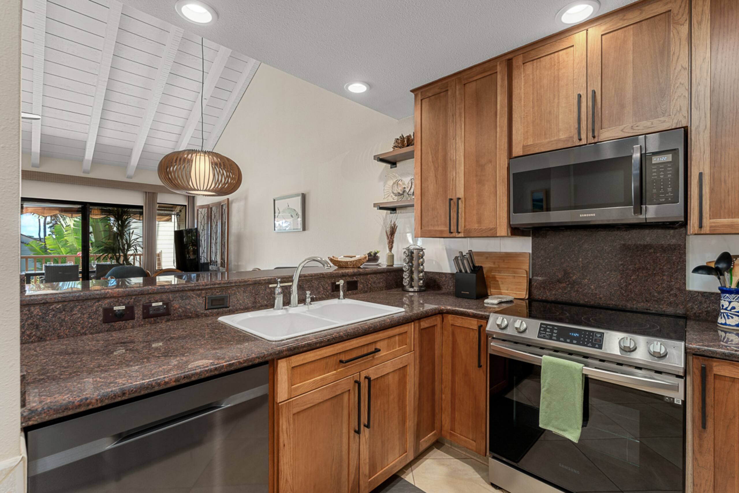 Condo in Kihei · ★4.93 · 2 bedrooms · 4 beds · 2 private baths - Image 17