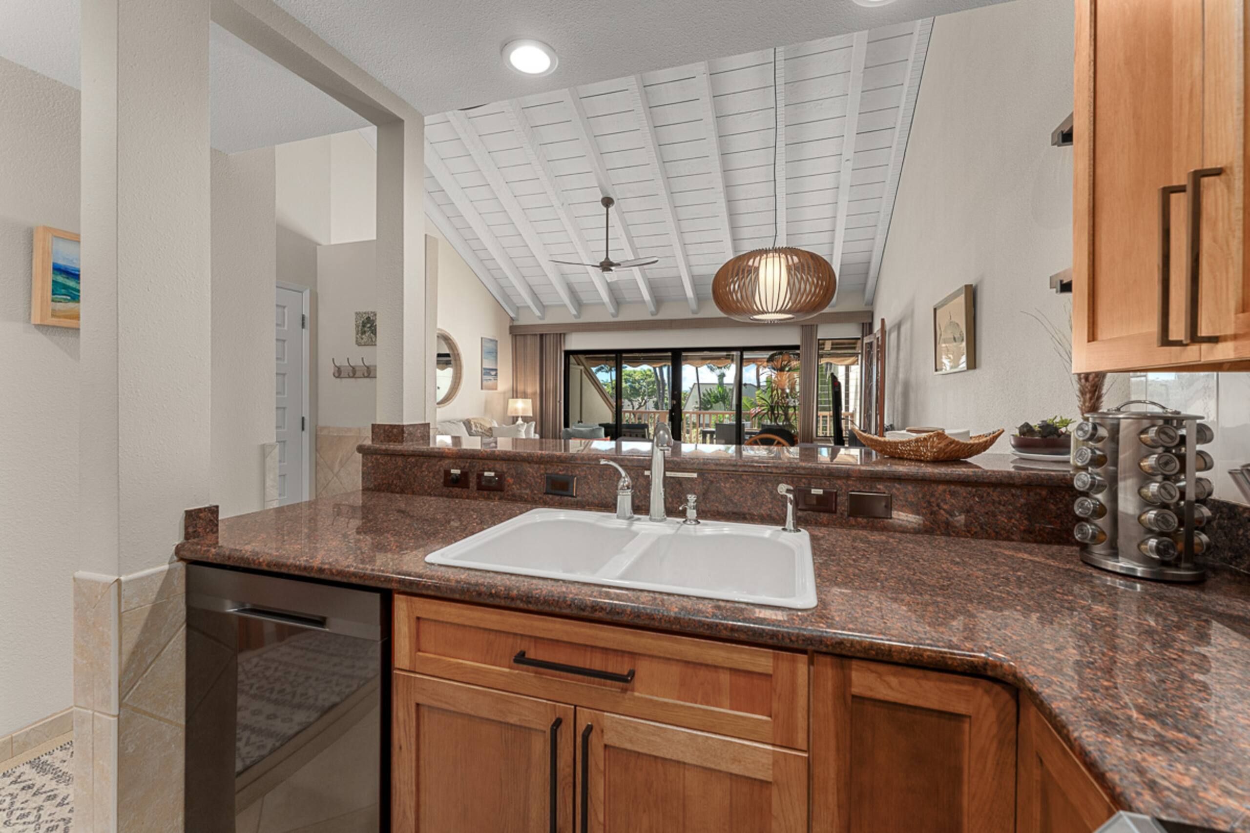 Condo in Kihei · ★4.93 · 2 bedrooms · 4 beds · 2 private baths - Image 16