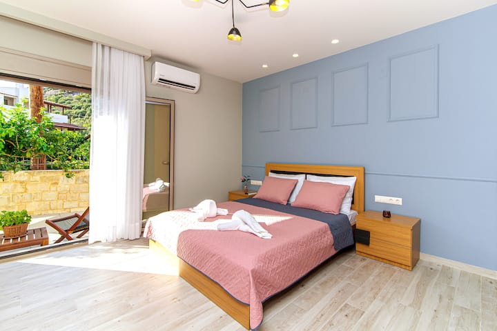 Dhomë gjumi 1 me krevat dopio "king".