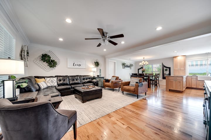 Farm Stay | Heated Pool & Swim Spa | Pool Table - Springfield, TN