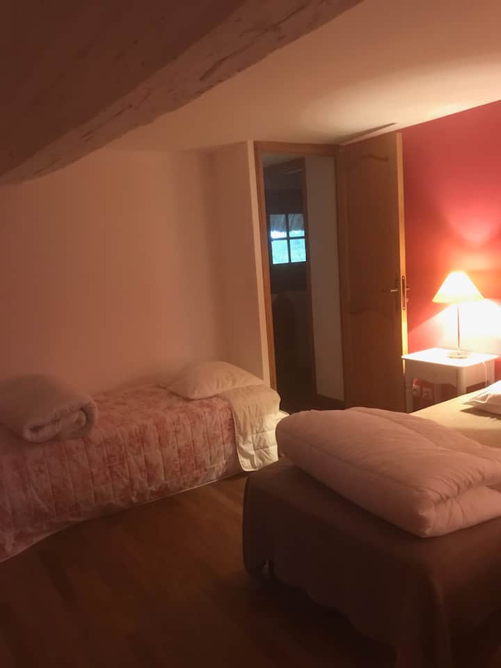 დიდი საძინებელი #2 :
4 x 90 საწოლი