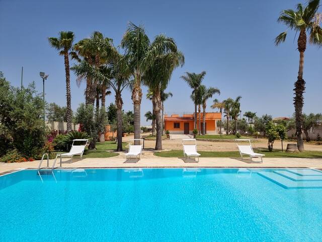 Casetta in pietra, relax in villa piscina Salento gallery image 2