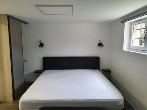 Small independent apartment with terrace