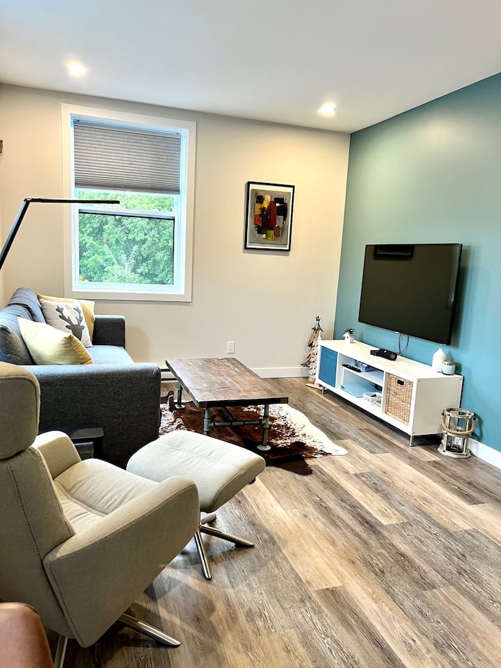 Sutton-condo Moderne Avec Patio Au Cœur Du Village - シュトン