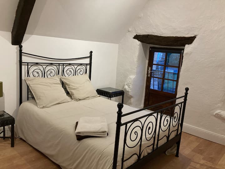 Dhoma e gjumit lart: krevat 140x190