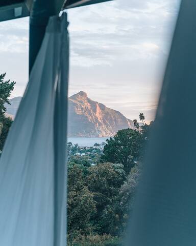 Sea and Mountain Views/Gym/Pool/BBQ gallery image 3